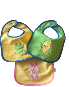 Talle: Único Set de 3 Baberos