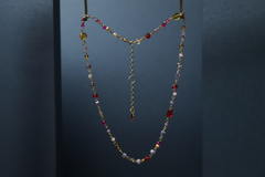 Art. 2316 Collar corto multicolor gold rubi.