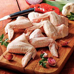 Alitas de Pollos Felices - Congelado - ´´Plumas Verdes´´ (Bandeja de 1 Kg Aprox.)