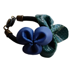 BRAZALETE DE CUERO PETALOS (PU1024) - comprar online