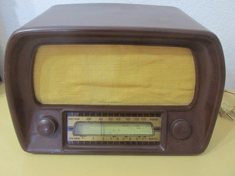 Antigua Radio A Lámpara Peabody Funcionando En Buen Estado