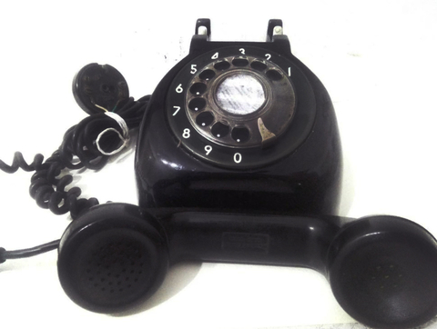 Teléfono antiguo de baquelita Standard Electric en internet
