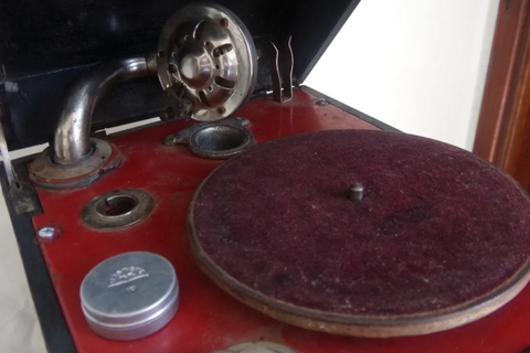 Vitrola de valija (funciona) - Polo Antiguo - Antigüedades en Argentina
