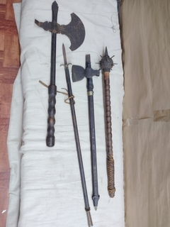 Conjunto medieval de Armas de Coleccion / replicas / ideal para colgar