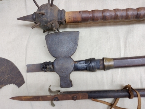 Conjunto medieval de Armas de Coleccion / replicas / ideal para colgar - Polo Antiguo - Antigüedades en Argentina