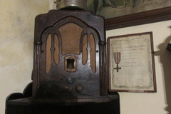 Antigua Radio Capilla a Reparar a Valvulas
