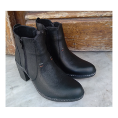 Cuero Negro Dos Cierres - comprar online