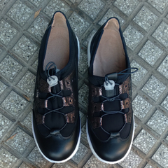 Cuero Negro Ultraliviana - comprar online