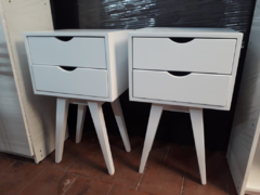 MESA DE LUZ NORDICA LUSTRADA - MUEBLES SANTA MARIA