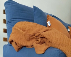 Sillón Ikigai sustentable en madera y textil en internet
