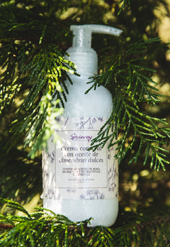 Crema corporal de almendras con rosa mosqueta - comprar online