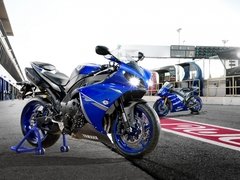 YZF-R1 en internet