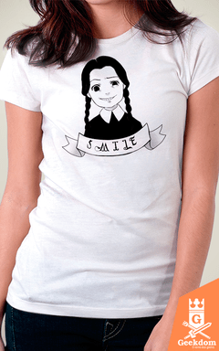 Camiseta Família Addams - Sorria - by PsychoDelicia | Geekdom Store | www.geekdomstore.com