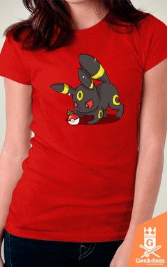 Camiseta Pokémon - Umbreon Fofo - by PsychoDelicia | Geekdom Store | www.geekdomstore.com