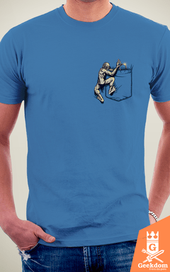 Camiseta Senhor dos Anéis - Bolso Precioso - by RicoMambo | Geekdom Store | www.geekdomstore.com 