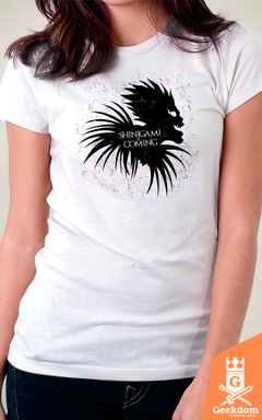 Camiseta Shinigami Is Coming - by Ddjvigo - Geekdom Store - Camisetas Geek Nerd