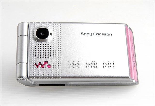 Imagens Sony Ericsson W888 - Celulares.com Brasil