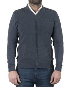 Campera con detalles de gamuza