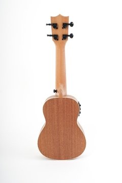 BAMBOO UKELELE SAPELE SOPRANO C/EQ Y FUNDA ACOLCHADA - BU-21CFQ en internet