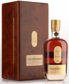 The Glendronach 25 Años Old Grandeur Single Malt.