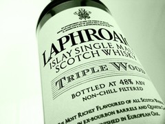 Laphroaig Triple Wood. en internet