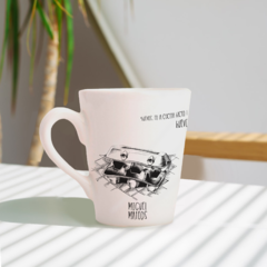 Taza Cónica - "Huevos, en la cocina hacen falta huevos" Miguel Mateos