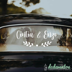 Frase personalizada en vinilo para el auto de los novios