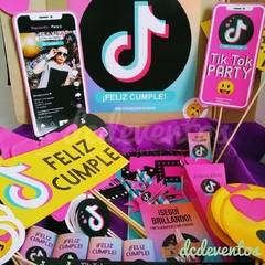 KIT DE FIESTA TEMÁTICA TIK TOK en internet