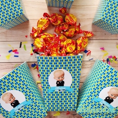 COMBO 1 AÑO TEMÁTICO: BANDERÍN + ADORNO PARA TORTA + WRAPPERS PARA CUPCAKES + CAJITAS POCHOCLERAS (TEMÁTICA A ELECCIÓN) - comprar online