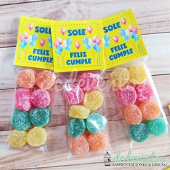 25 Bolsitas souvenirs con gomitas frutales y personalizadas - comprar online