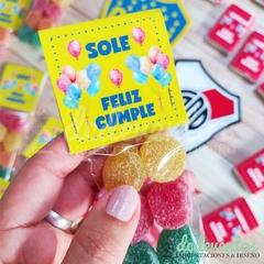 25 Bolsitas souvenirs con gomitas frutales y personalizadas