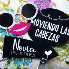 20 Carteles + 10 accesorios con frases para Photobooth