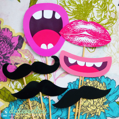 Kit para Photobooth de colores con emoticones - 25 Accesorios para el rincón de fotos - tienda online