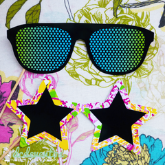 Imagen de Kit para Photobooth de colores con emoticones - 25 Accesorios para el rincón de fotos