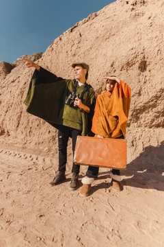 Buzo Poncho SAM | Verde militar con negro en internet