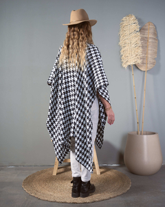 Ruana DIANE | Blanco y negro - AUBONE