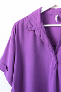 Camisa TANIT, Camisa con tablón en la espalda y terminacion curva