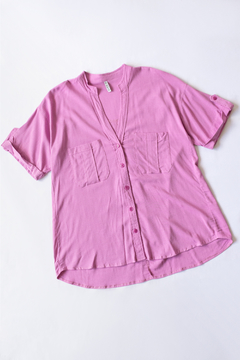 Blusa LUCERO, Blusa cuello mao con cartera y bolsillo con pestaña