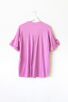 Blusa LUCERO, Blusa cuello mao con cartera y bolsillo con pestaña