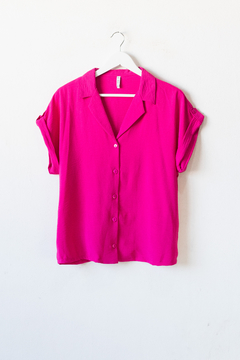 Blusa REA, Blusa con botones y presillas en mangas