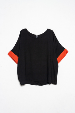 Imagen de Blusa Zulia, Blusa escote bote con recorte en manga bicolor, Syes Talles grandes
