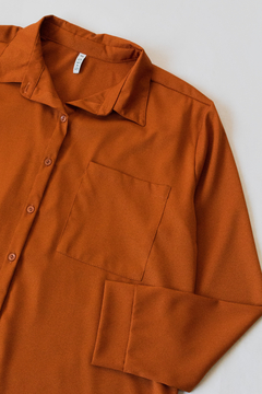 Camisa CHIARA, Camisa con un bolsillo y puño cerrado