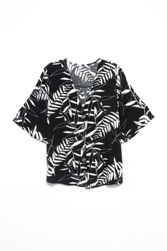 Blusa Dalma, Blusa con cruce manga campana 3/4 estampada