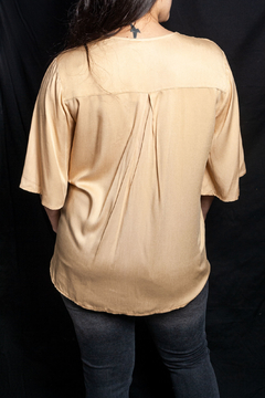 B937 Syes, Blusa con cruce manga campana 3/4, talles grandes en internet