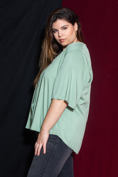 B937 Syes, Blusa con cruce manga campana 3/4, talles grandes - comprar online