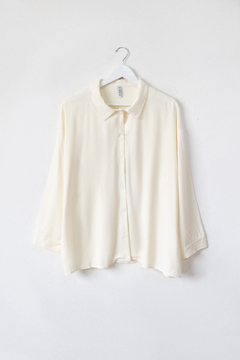 Imagen de Camisa HELENA, Camisa con mangas anchas y botones.
