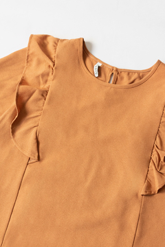 Blusa ANAIS, Blusa con recorte y volados en hombros - comprar online