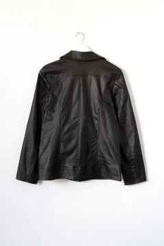 Campera DEBORAH Engomada, Campera de abertura asimétrica con cierre y bolsillos - comprar online