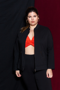 C522/2 Syes, Campera cuello mao con recortes y bolsillos, Talles grandes - SYES | Mayorista