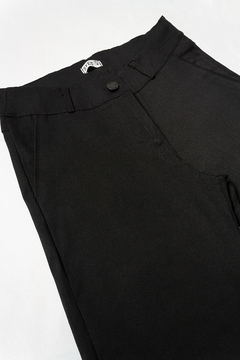 Pantalón MELISA, Pantalón chupín corte jeanero con botón y bolsillos ojales atrás - comprar online